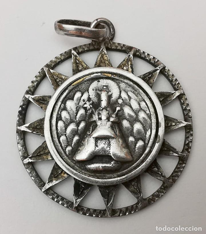 Antig&uuml;edades: MEDALLA NUESTRA SE&Ntilde;ORA DE MONTSERRAT DE PLATA - Foto 1