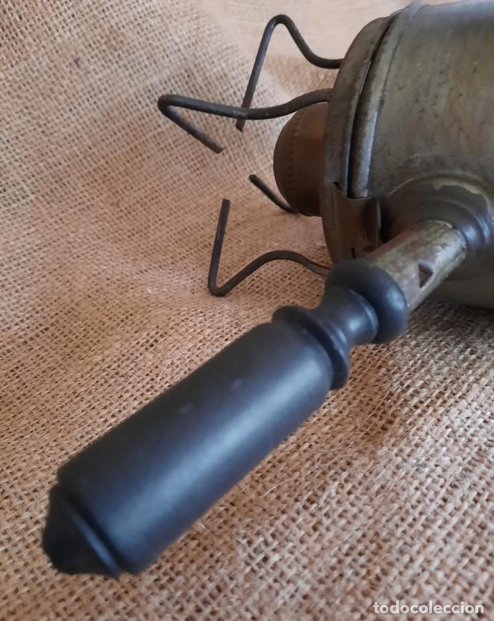 Antig&uuml;edades: ANTIGUO HORNILLO DE ALCOHOL CON MANGO DE MADERA - Foto 6