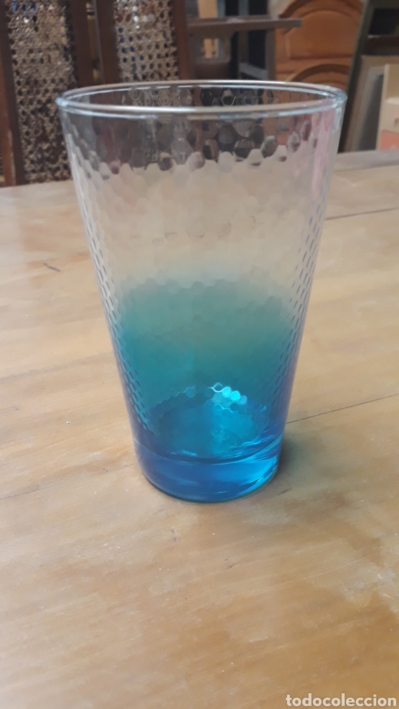 Antiques: Antiguo vaso o florero matizado.