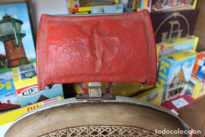 Antig&uuml;edades: Sill&oacute;n de Barbero marca Jaso Original - Foto 4