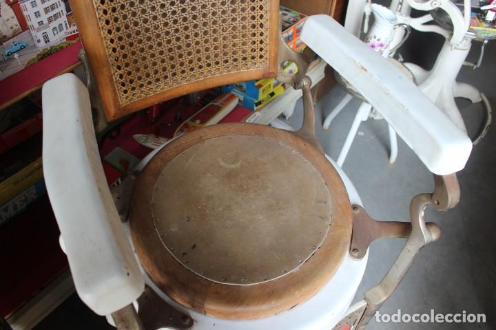 Antig&uuml;edades: Sill&oacute;n de Barbero marca Jaso Original - Foto 6