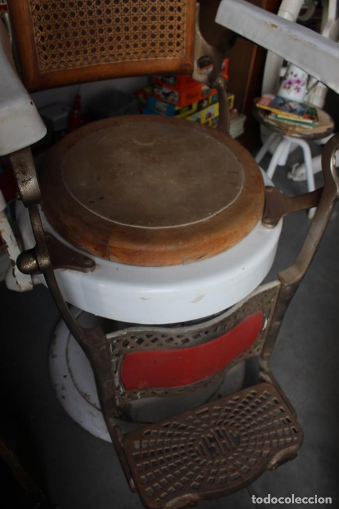 Antig&uuml;edades: Sill&oacute;n de Barbero marca Jaso Original - Foto 7