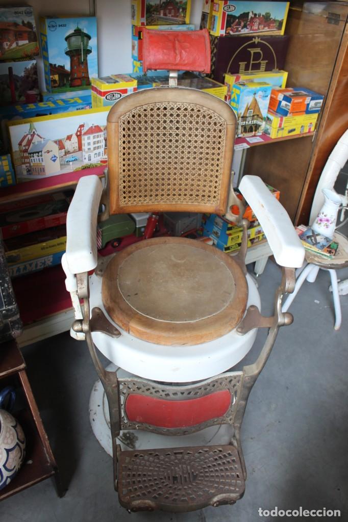 Antig&uuml;edades: Sill&oacute;n de Barbero marca Jaso Original - Foto 8