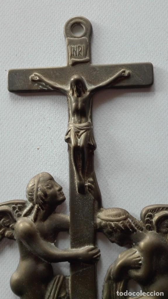 Antig&uuml;edades: BENDITERA DE BRONCE CON ANGELES - Foto 2