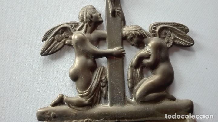 Antig&uuml;edades: BENDITERA DE BRONCE CON ANGELES - Foto 3