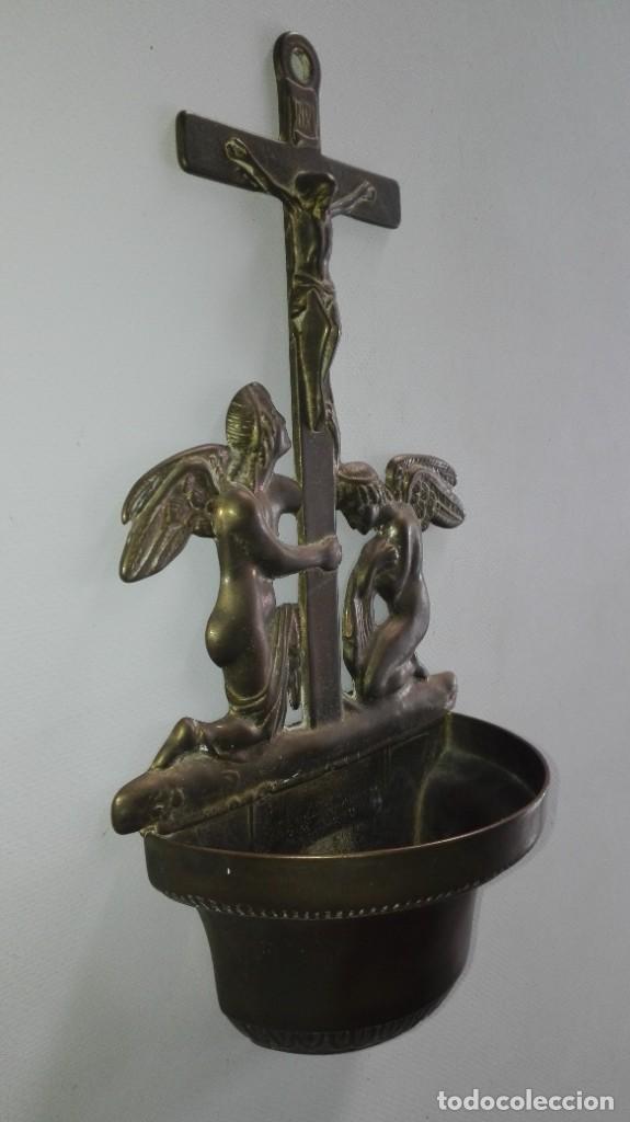 Antig&uuml;edades: BENDITERA DE BRONCE CON ANGELES - Foto 13