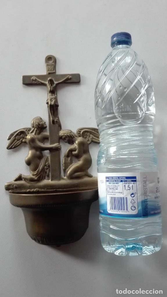 Antig&uuml;edades: BENDITERA DE BRONCE CON ANGELES - Foto 14