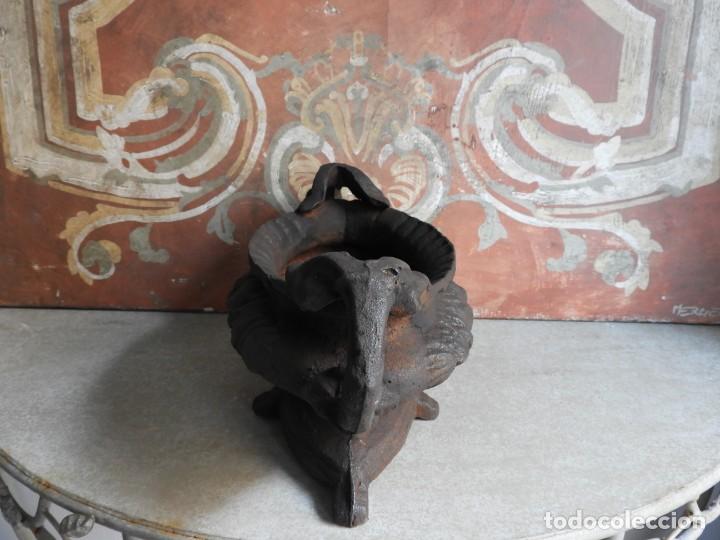 Antigüedades: MACETERO JARDINERA OVALADA DE HIERRO CON BONITO TRABAJO - Foto 3 - 251024485