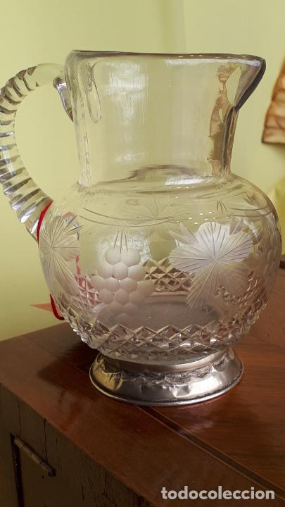 Antig&uuml;edades: Jarra de cristal y base de plata - Foto 8