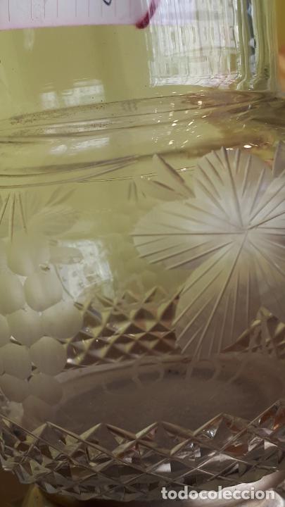 Antig&uuml;edades: Jarra de cristal y base de plata - Foto 10
