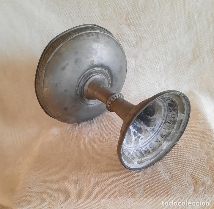 Antig&uuml;edades: ANTIGUO COP&Oacute;N DE PELTRE. - Foto 4