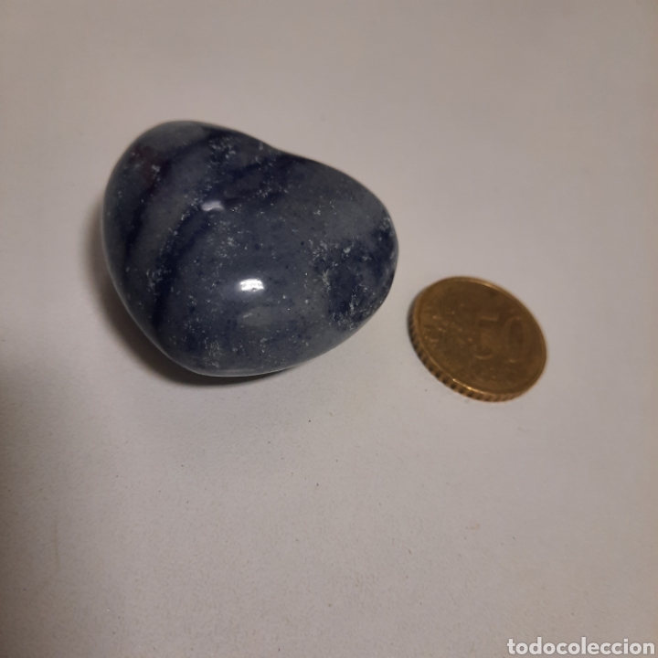 Antiquit&auml;ten: Piedra de granito con forma de coraz&oacute;n