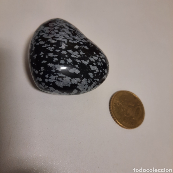 Antiquit&auml;ten: Piedra de granito con forma de coraz&oacute;n
