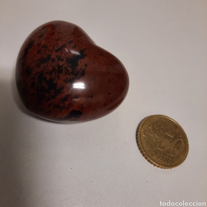 Antiquit&auml;ten: Piedra de granito con forma de coraz&oacute;n
