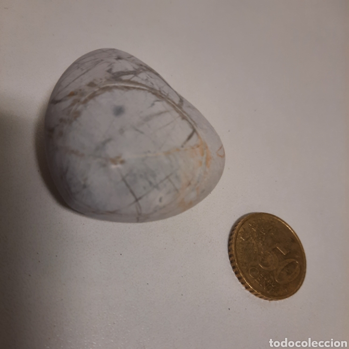 Antiquit&auml;ten: Piedra de granito con forma de coraz&oacute;n