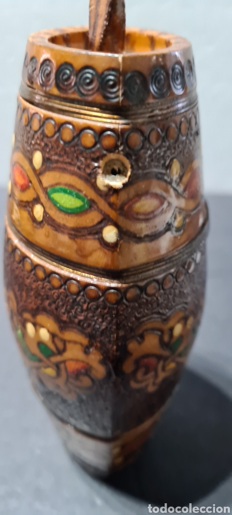 Antig&uuml;edades: Precioso peque&ntilde;o barril o cantimplora de madera. - Foto 3