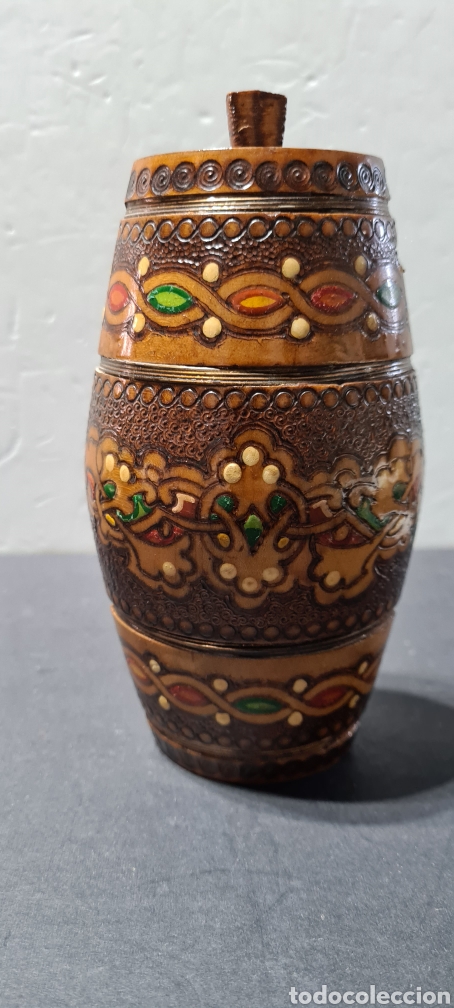 Antig&uuml;edades: Precioso peque&ntilde;o barril o cantimplora de madera. - Foto 1