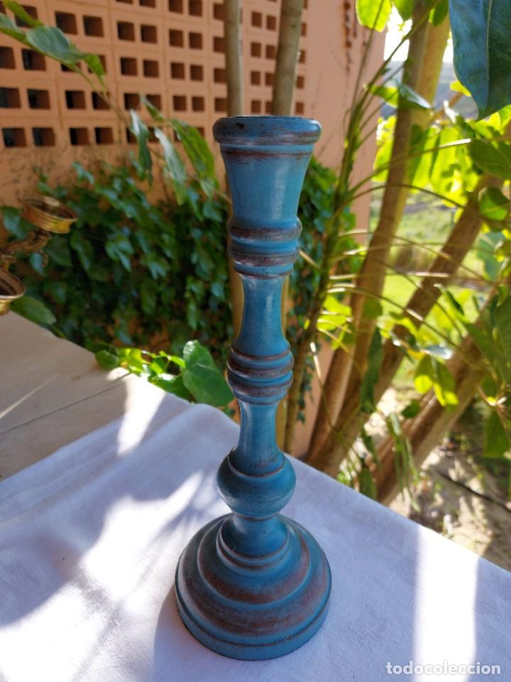 Antig&uuml;edades: CANDELABRO DE MADERA - Foto 1