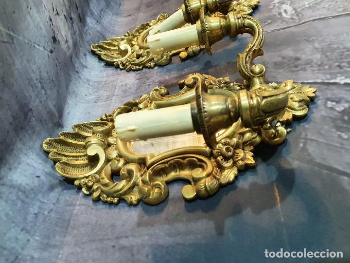 Antig&uuml;edades: PAREJA DE APLIQUES DE BRONCE CON ESPEJO - Foto 4
