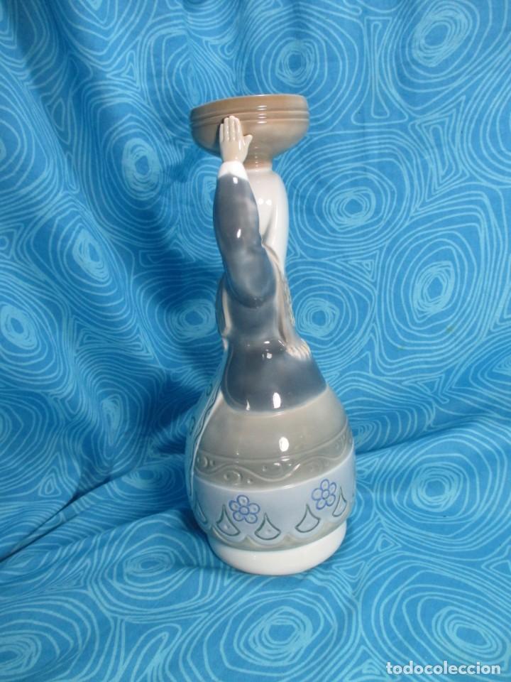 Antig&uuml;edades: PORCELANA LLADRO, MUJER CON COPA - Foto 7
