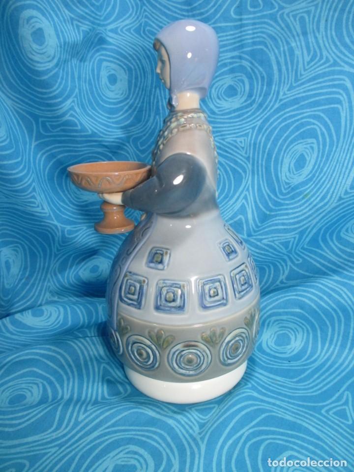 Antig&uuml;edades: PORCELANA LLADRO, MUJER CON COPA - Foto 6