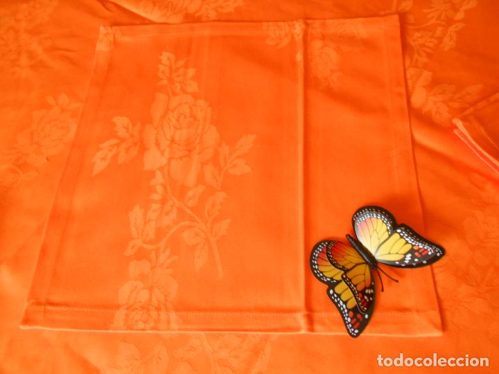 Antigüedades: Manteleria de Algodon 100% damasco.100 x 150 cm con 6 Servilletas.Color Naranja Años 80.Nuevo - Foto 10 - 251360050