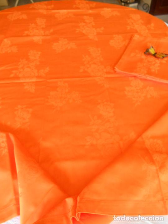 Antigüedades: Manteleria de Algodon 100% damasco.100 x 150 cm con 6 Servilletas.Color Naranja Años 80.Nuevo - Foto 12 - 251360050