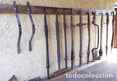 Antig&uuml;edades: Ejes de carro de hierro forjado - Foto 1