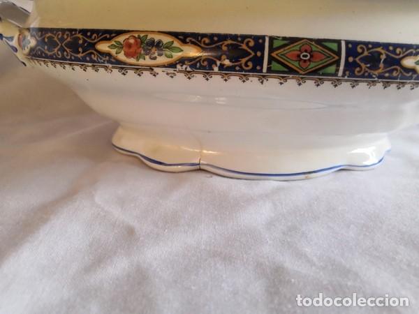 Antig&uuml;edades: ANTIGUA SOPERA DECORADA CON CENEFA, CON SELLO EN LA BASE - Foto 4