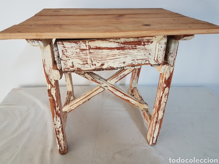 Antig&uuml;edades: Mesita rustica en blanco y rojo roto - Foto 5