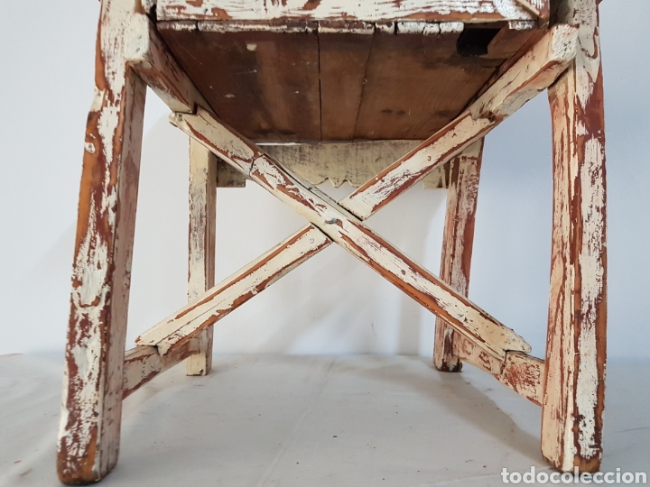 Antig&uuml;edades: Mesita rustica en blanco y rojo roto - Foto 6