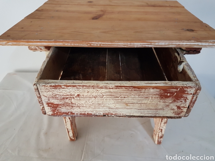Antig&uuml;edades: Mesita rustica en blanco y rojo roto - Foto 7