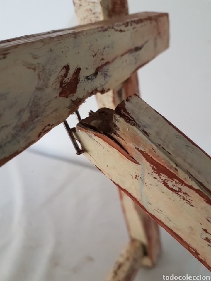 Antig&uuml;edades: Mesita rustica en blanco y rojo roto - Foto 9