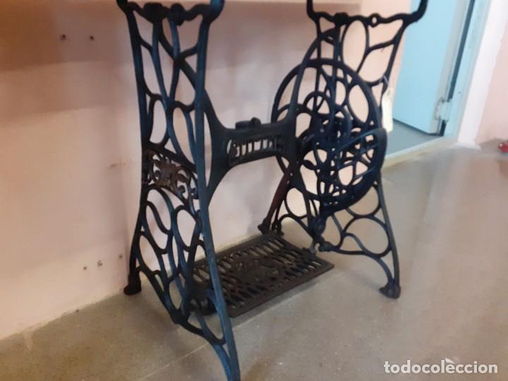 mesa realizada con pie de máquina coser marca w - Compra venta en  todocoleccion