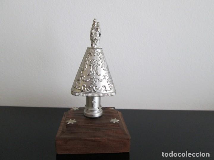 Antig&uuml;edades: VIRGEN PVC CON PEANA MADERA - Foto 1