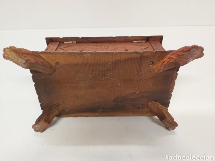 Antig&uuml;edades: Caja tallada nogal - Foto 14