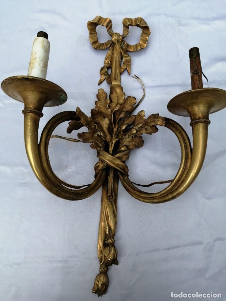 Antig&uuml;edades: Antiguo aplique Imperio bronce dorado - Foto 2