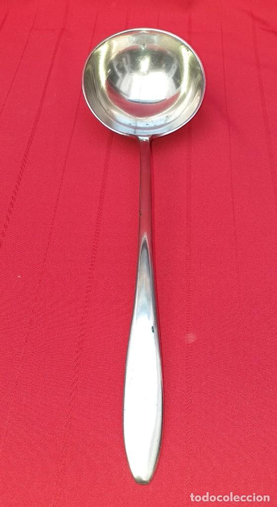 Antig&uuml;edades: CUCHARON DE SERVIR SIGLO XX - Foto 2