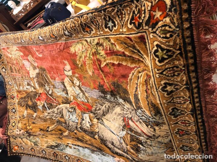 Antig&uuml;edades: GRAN TAPIZ ESCENA ORIENTAL - Foto 4