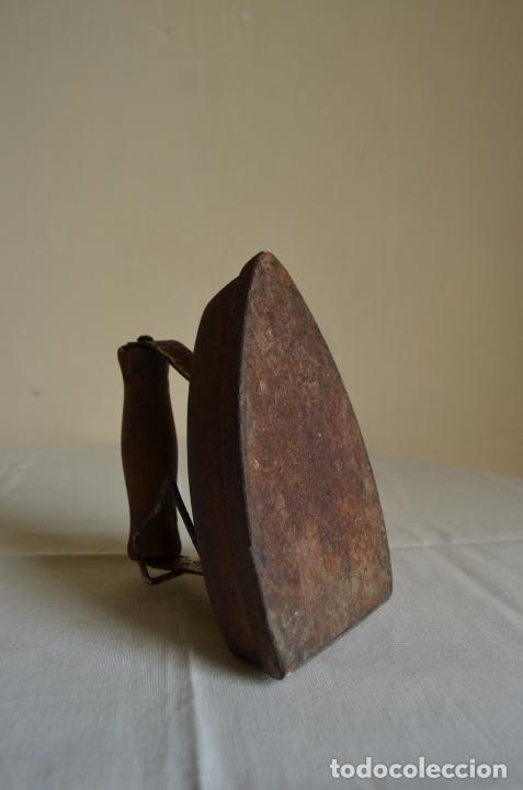 Antig&uuml;edades: Plancha de hierro antigua - Foto 9