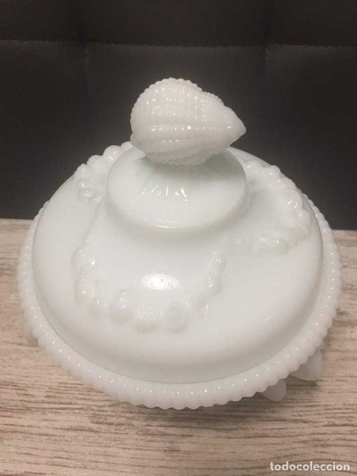 Antig&uuml;edades: BOMBONERA CARAMELERA OPALINA BLANCA - Foto 4