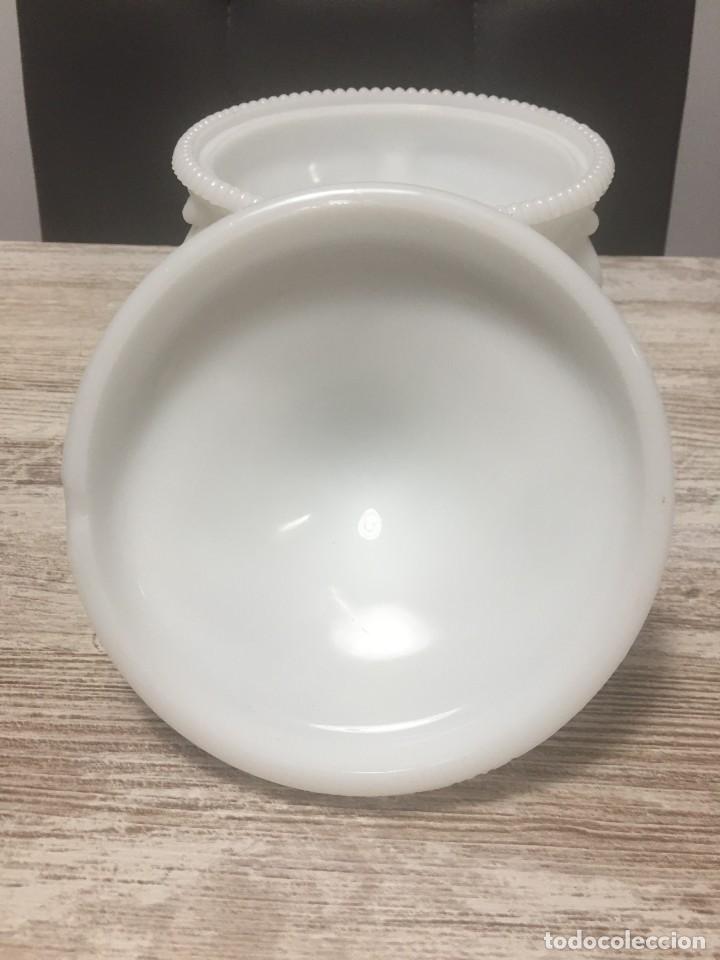 Antig&uuml;edades: BOMBONERA CARAMELERA OPALINA BLANCA - Foto 5