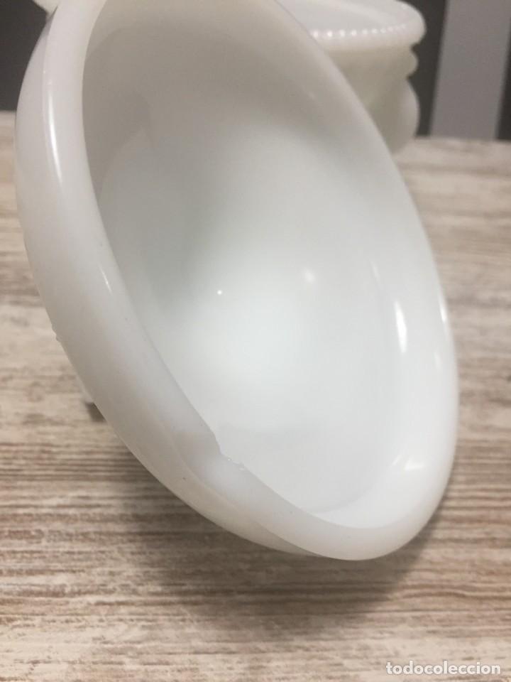 Antig&uuml;edades: BOMBONERA CARAMELERA OPALINA BLANCA - Foto 6