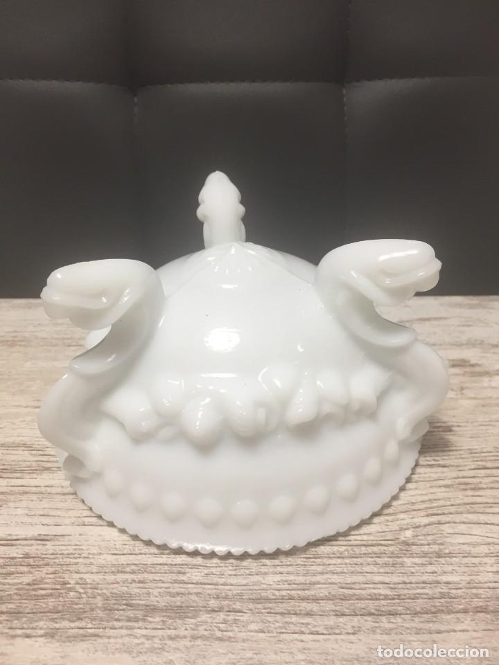 Antig&uuml;edades: BOMBONERA CARAMELERA OPALINA BLANCA - Foto 10