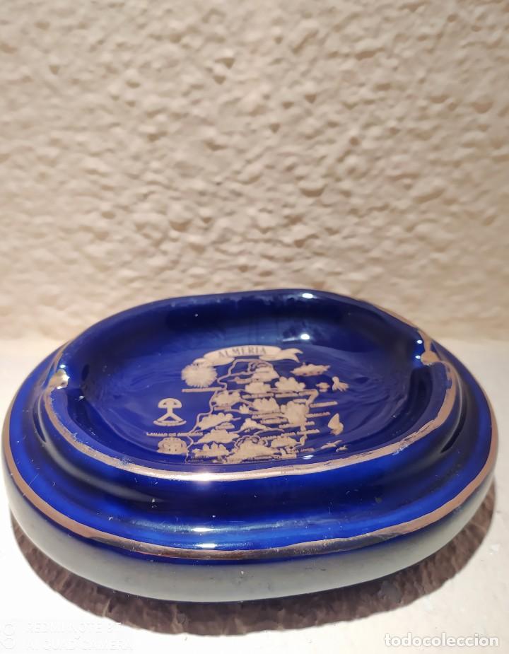 Antig&uuml;edades: DECORACION AZUL COBALTO PORCELANAS ANGULO - Foto 2