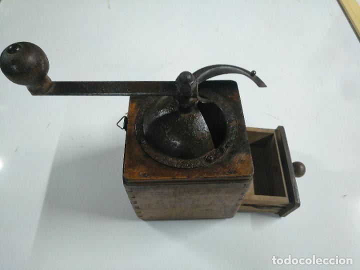 Antig&uuml;edades: Molinillo Molinete antiguo de caf&eacute; - Foto 2