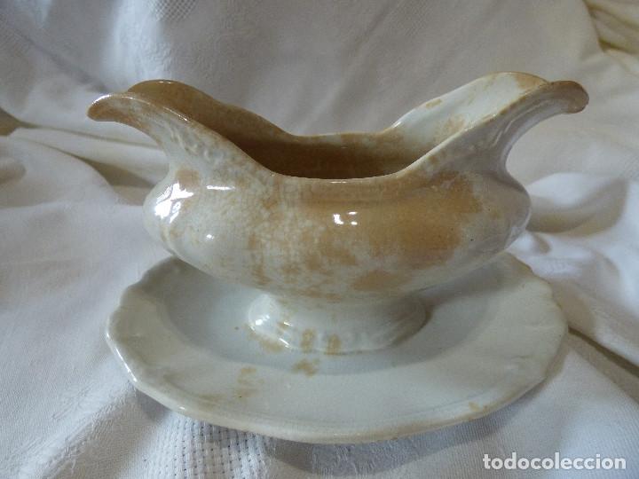 Antig&uuml;edades: Salsera porcelana. - Foto 1