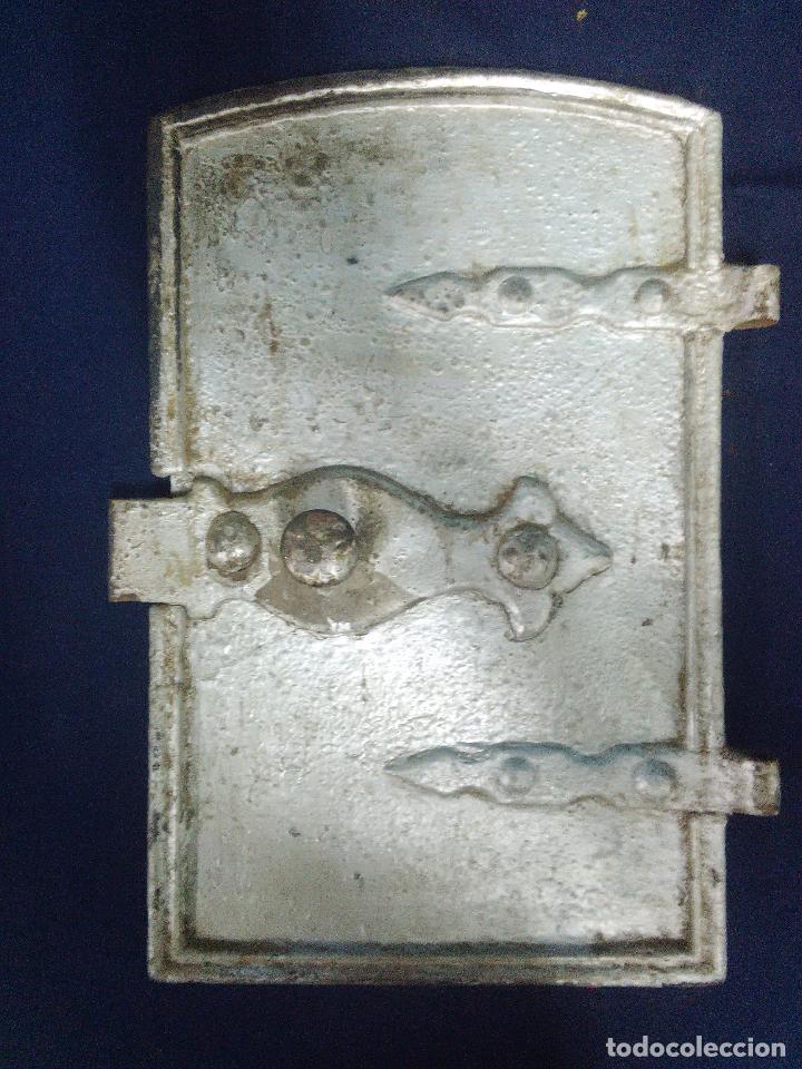 Antig&uuml;edades: PUERTA HORNO HIERRO - Foto 1