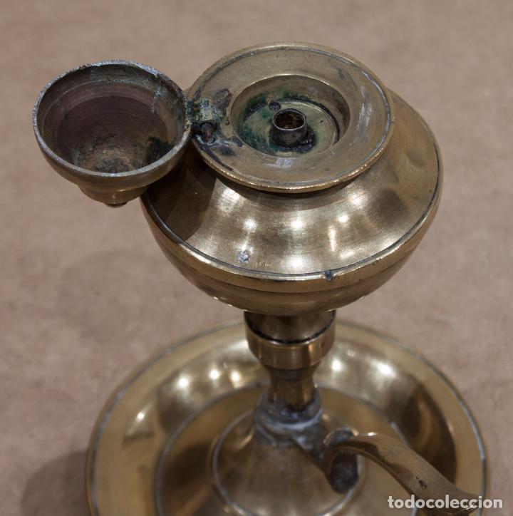 Antig&uuml;edades: ANTIGUO CANDIL DE ACEITE O QUINQUE DE LATON. - Foto 3