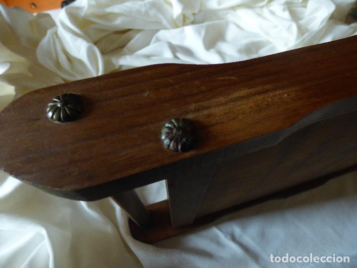 Antig&uuml;edades: Bandeja de madera. - Foto 4